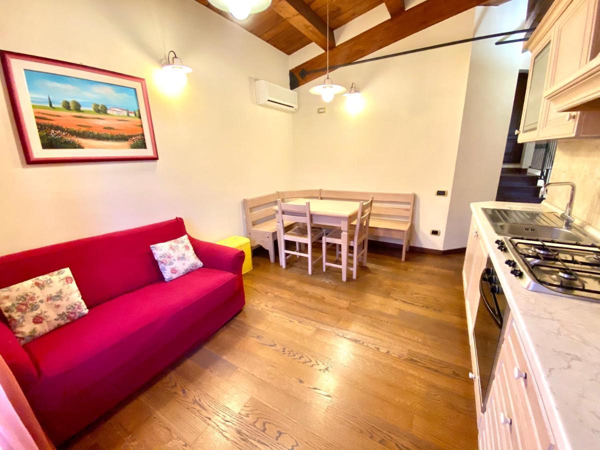 Agriturismo Il Casale Morrovalle Bagian luar foto
