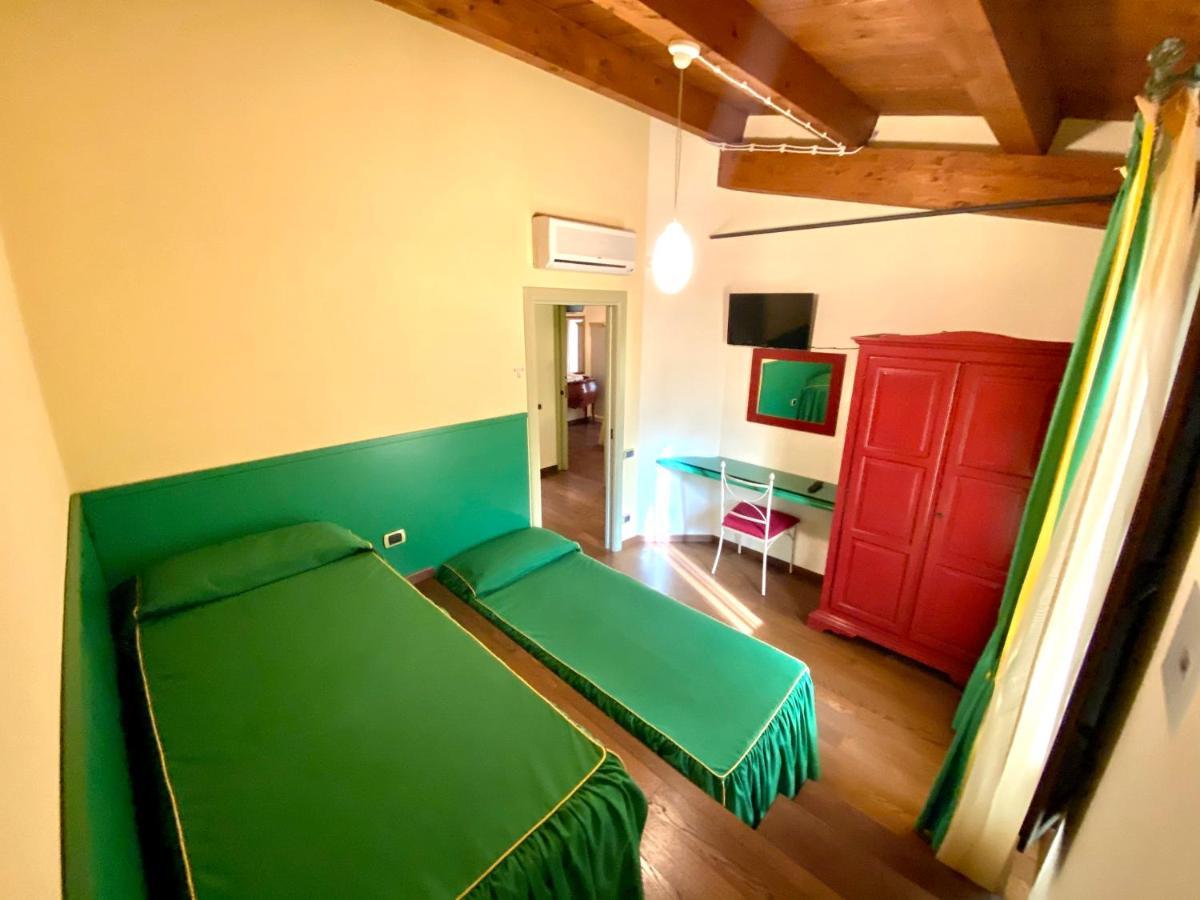 Agriturismo Il Casale Morrovalle Bagian luar foto