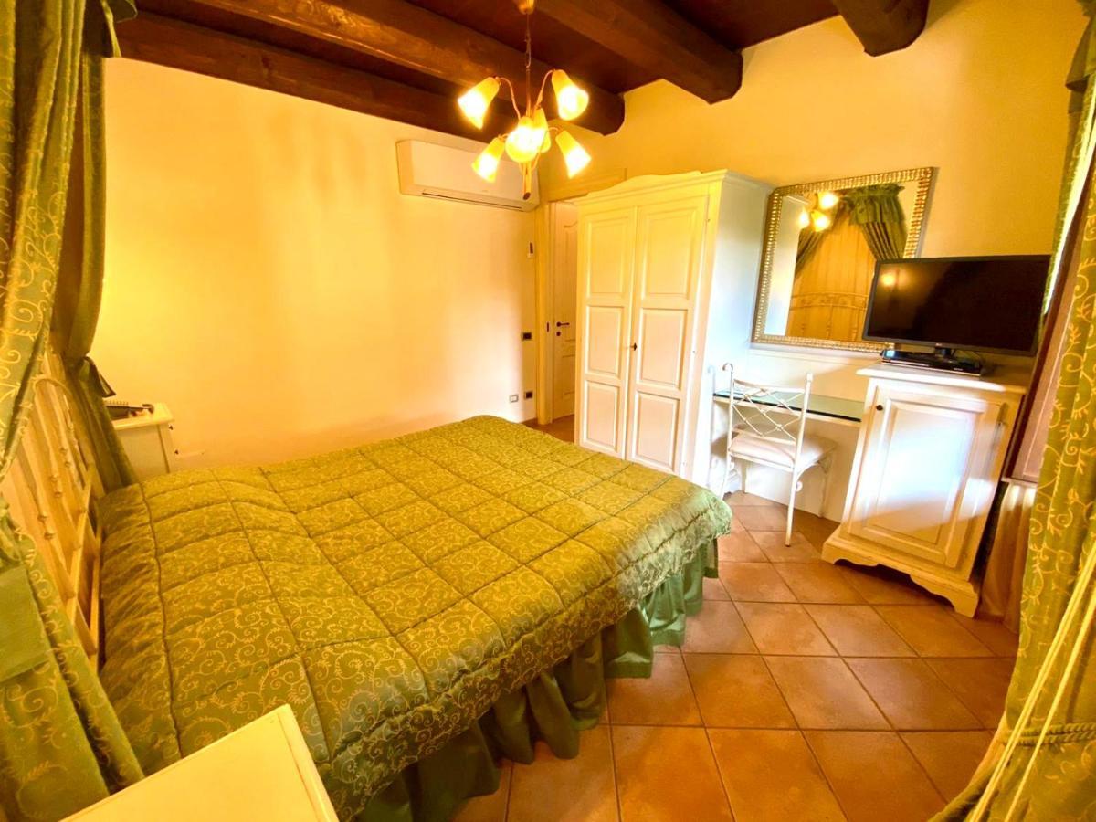 Agriturismo Il Casale Morrovalle Bagian luar foto
