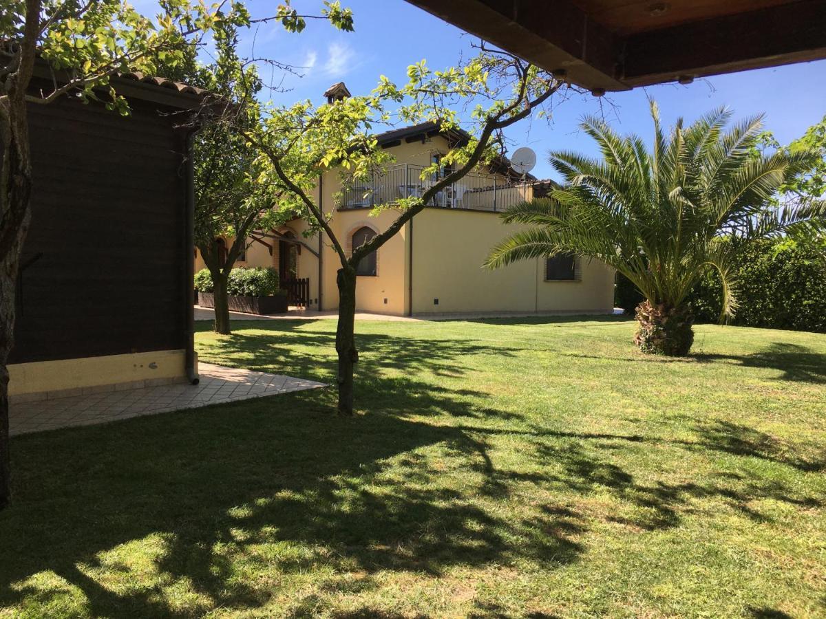 Agriturismo Il Casale Morrovalle Bagian luar foto