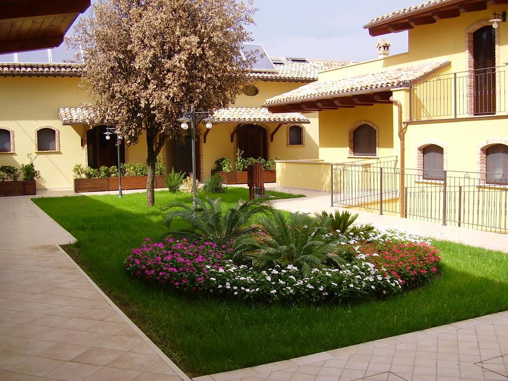 Agriturismo Il Casale Morrovalle Bagian luar foto