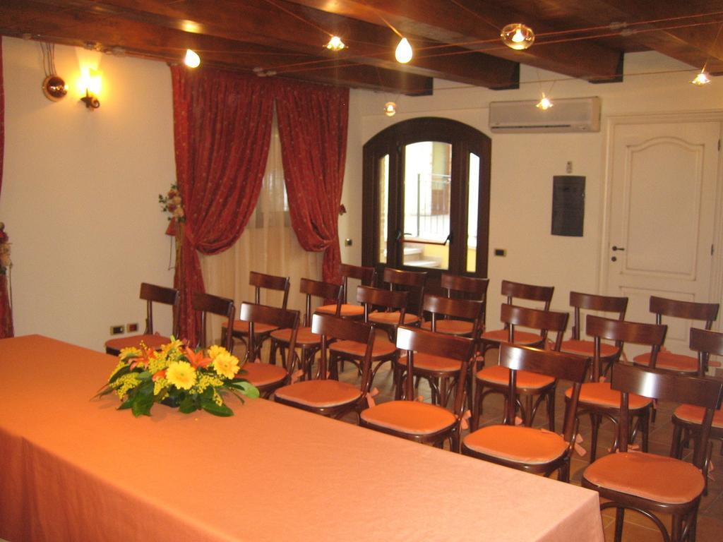 Agriturismo Il Casale Morrovalle Bagian luar foto